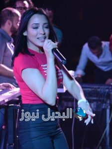 المطربة ساندي في أول ظهور لها